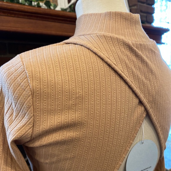 NWT Cloud Ten Nude Body-con turtle neck open back dress small - Picture 6 of 7